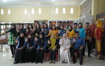 Sambangi Dekranasda, Finalis Bujang Dara Inhil Dapat Pesan Khusus