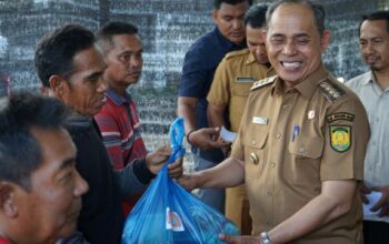 Bupati Inhil Salurkan Bantuan Korban Kebakaran, Wujudkan Sinergi Lintas Instansi Ringankan Beban Warga
