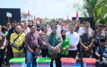 Kapolri Serahkan Bantuan Peralatan Karhutla di Riau, Ingatkan Ancaman El Niño dan Prioritaskan Pencegahan