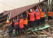 Angin Kencang Hantam Tembilahan Hulu, Satu Rumah Miring, Penghuni Mengungsi