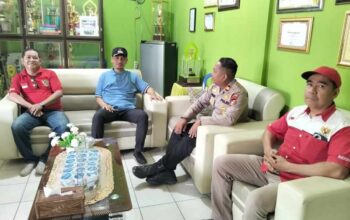 Kapolsek Tembilahan Hulu Sambangi Kantor Camat, Perkuat Sinergi Jaga Kamtibmas