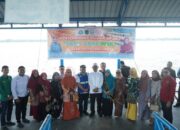 Bupati Herman dan Bunda Literasi Inhil Terima Bantuan Pustaka ApungPustaka “Parit Anak Inhil”