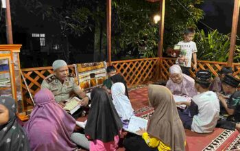 Maghrib Mengaji di Tembilahan Hulu, Polsek dan Mahasiswa KKN Bersinergi Bentuk Generasi Cinta Al-Qur’an