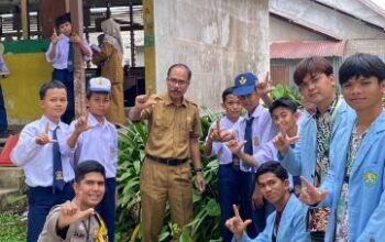 Green Policing dan Sosialisasi Bahaya Narkoba Digelar di SMPN 02 Tembilahan