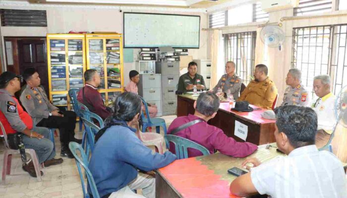 Polres Inhil bersama Pemkab Inhil dan BKSDA Riau Perkuat Sinergi Tangani Gangguan Kera Liar di Tembilahan