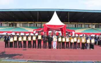 Kapolda Riau Beri Penghargaan 355 Personel dan Mitra Ekspedisi Merah Putih Presisi