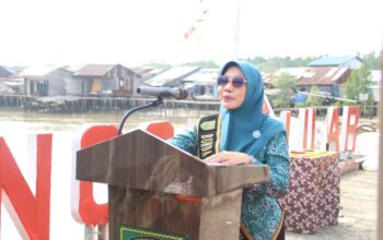 Bunda Literasi Inhil Serahkan Pustaka Apung “Parit Anak Inhil” ke Concong, Buka Akses Literasi hingga Pesisir