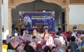 Di Mimbar Maulid, Kapolsek Tembilahan Hulu Serukan Pesan Tegas: Jaga Kampung dari Api dan Narkotika