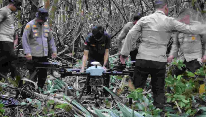 Polda Riau Kerahkan X Fire dan Drone, 5 Titik Karhutla Siak Padam
