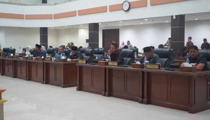 Bupati Inhil Sampaikan KUA dan PPAS APBD 2027 dalam Rapat Paripurna DPRD