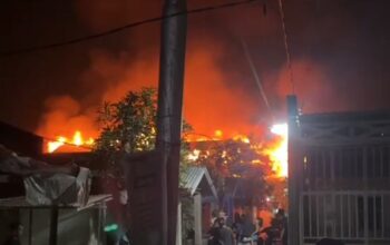 Kebakaran Hanguskan Rumah Warga di Jalan Budiman Tembilahan