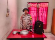 Kreatif! Bhabinkamtibmas Kuala Gaung Sulap Motor Dinas Jadi Alat Pemadam Portabel