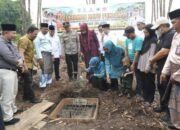 Tekan Risiko Stunting, Yuliantini dan Katerina Letakkan Batu Pertama Pembangunan Rumah Layak Huni di Sungai Luar