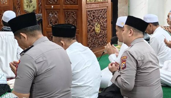 Polres Inhil Gelar Sholat Jumat Keliling dan Jumat Curhat, Perkuat Kedekatan dengan Masyarakat
