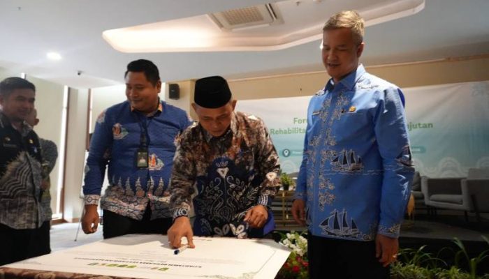 Punya 130 Ribu Hektare Mangrove, Bupati Herman Ungkap Ancaman yang Mengintai Pesisir Inhil